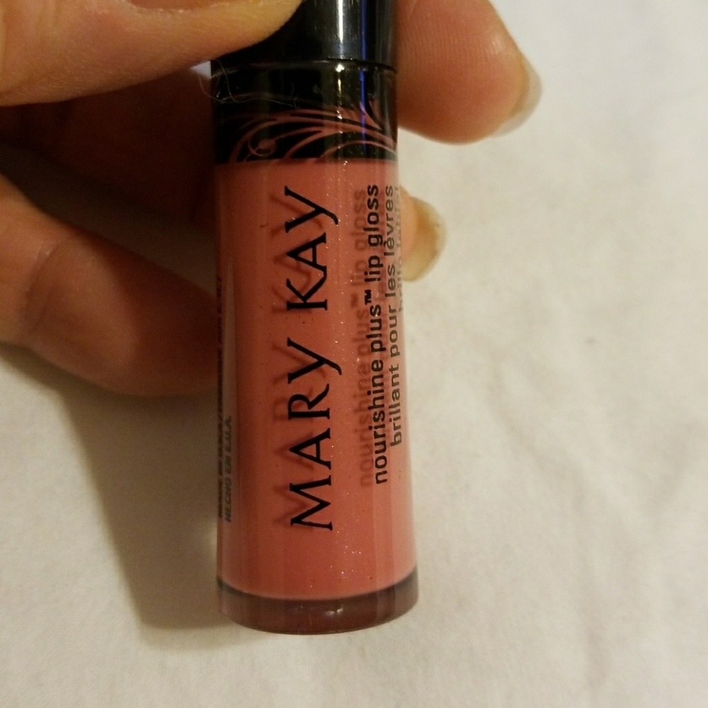 MK NouriShine